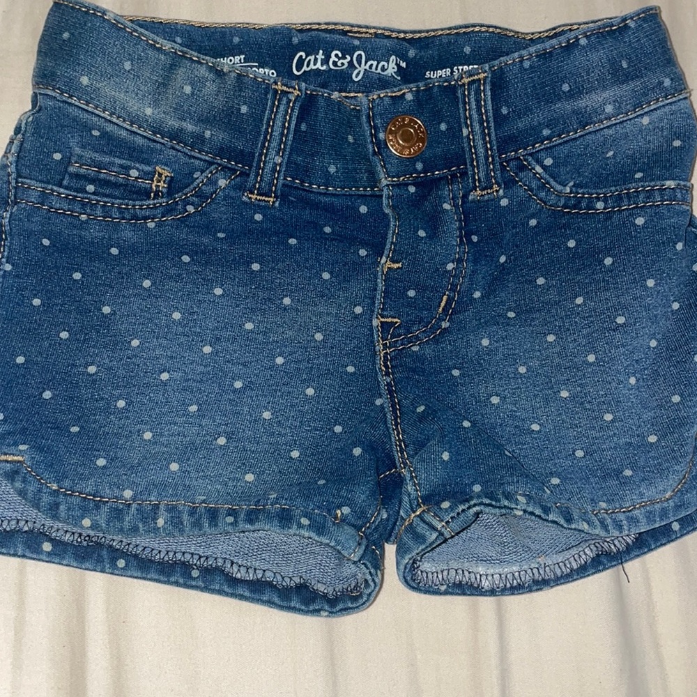 ✨GIRLS SPOTTED JEANS SHORTS✨